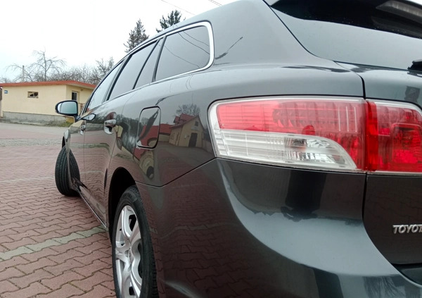 Toyota Avensis cena 26900 przebieg: 199000, rok produkcji 2009 z Biała małe 742